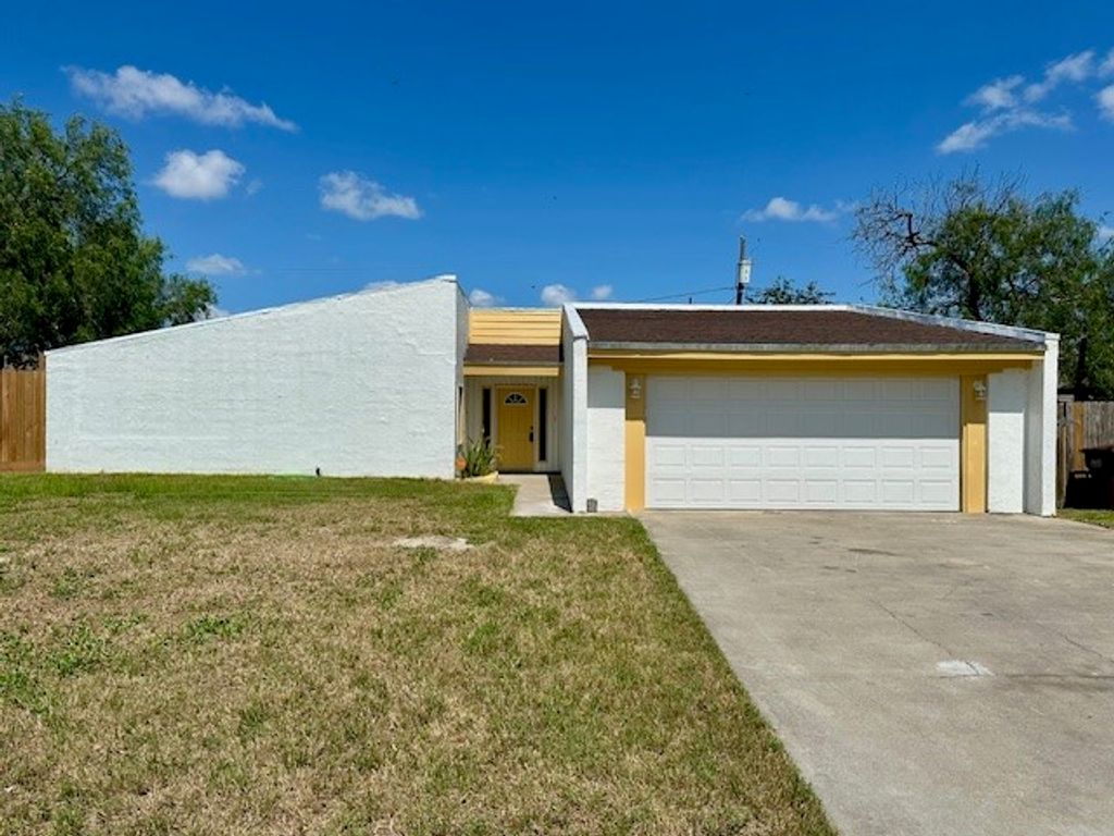 1513 Parker St, Kingsville, TX 78363