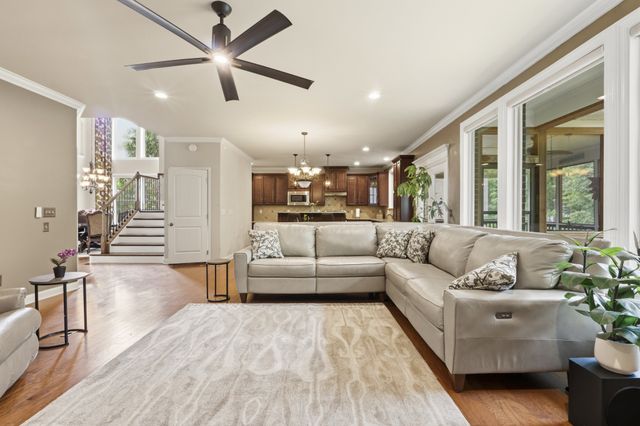 133 Windmill Pointe Cir, Hendersonville, TN 37075