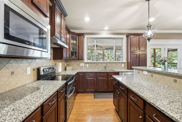 133 Windmill Pointe Cir, Hendersonville, TN 37075