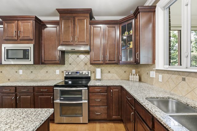 133 Windmill Pointe Cir, Hendersonville, TN 37075