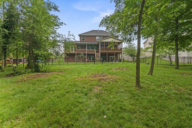 133 Windmill Pointe Cir, Hendersonville, TN 37075
