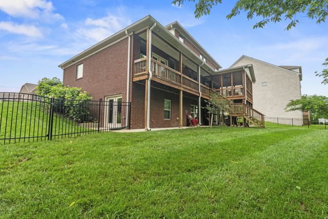 133 Windmill Pointe Cir, Hendersonville, TN 37075