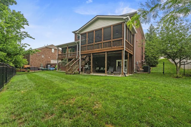 133 Windmill Pointe Cir, Hendersonville, TN 37075