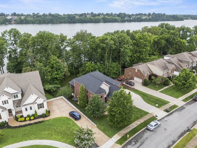 133 Windmill Pointe Cir, Hendersonville, TN 37075