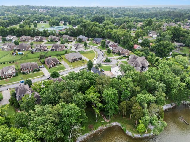 133 Windmill Pointe Cir, Hendersonville, TN 37075