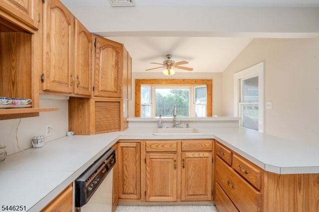 520 Winsor St, Bound Brook Boro, NJ 08805