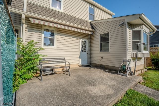 520 Winsor St, Bound Brook Boro, NJ 08805
