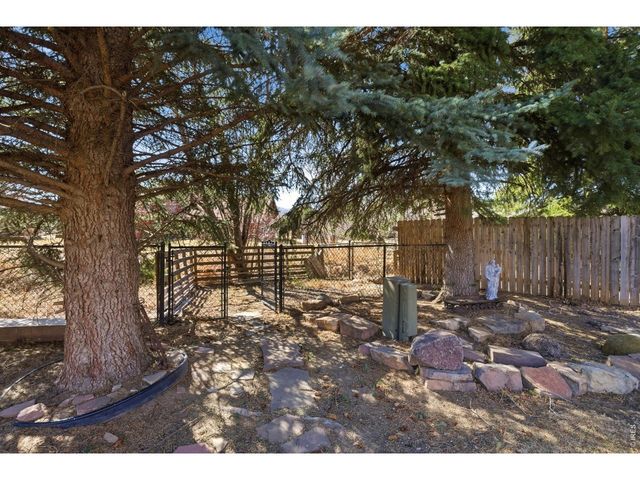 2205 Stonecrest Dr, Fort Collins, CO 80521