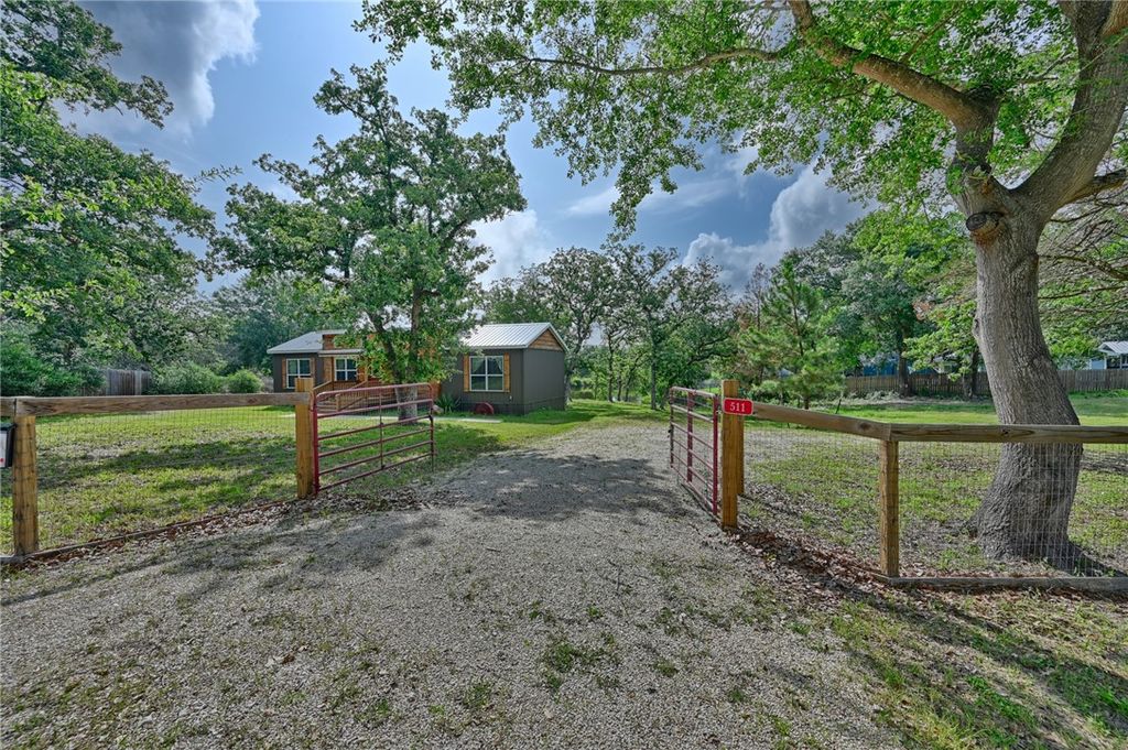 515 Lakeview Lane, Somerville, TX 77879 — exterior