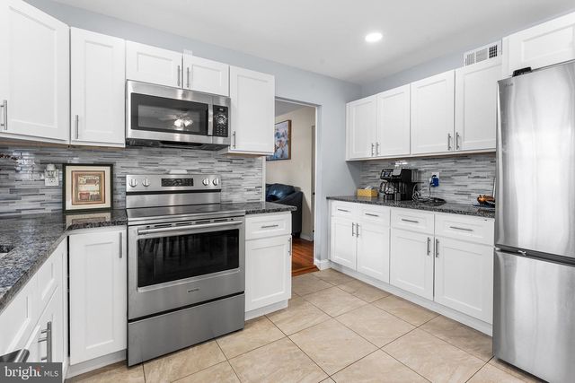 11 TEMPEST LN, Willingboro, NJ 08046