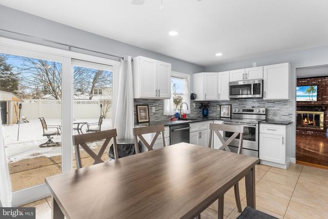 11 TEMPEST LN, Willingboro, NJ 08046