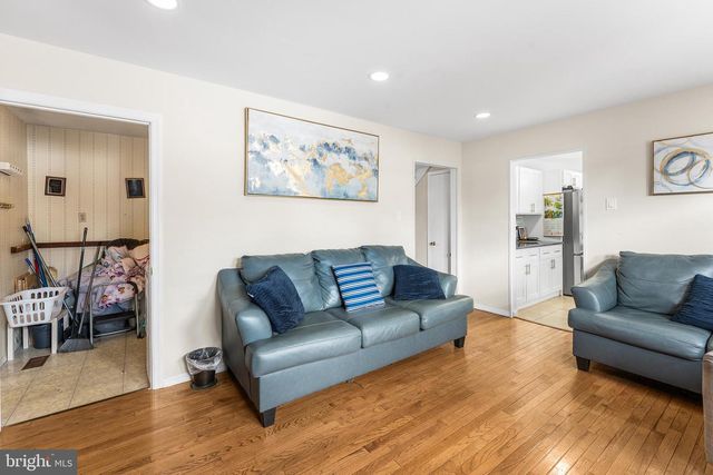 11 TEMPEST LN, Willingboro, NJ 08046