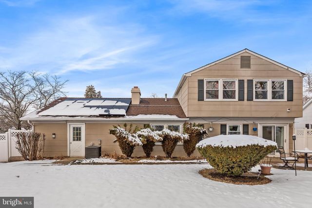 11 TEMPEST LN, Willingboro, NJ 08046