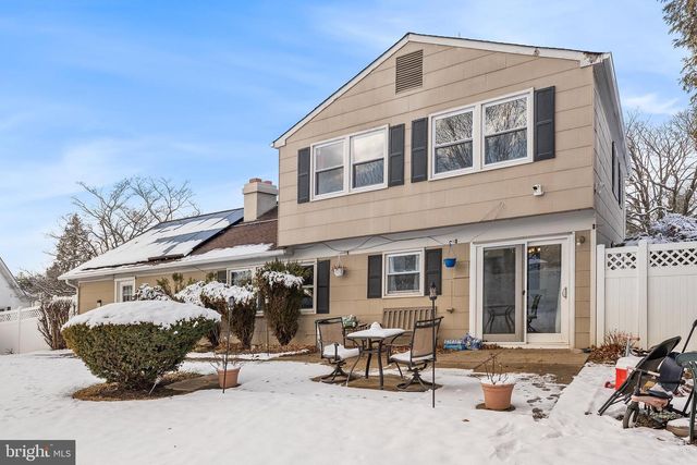 11 TEMPEST LN, Willingboro, NJ 08046