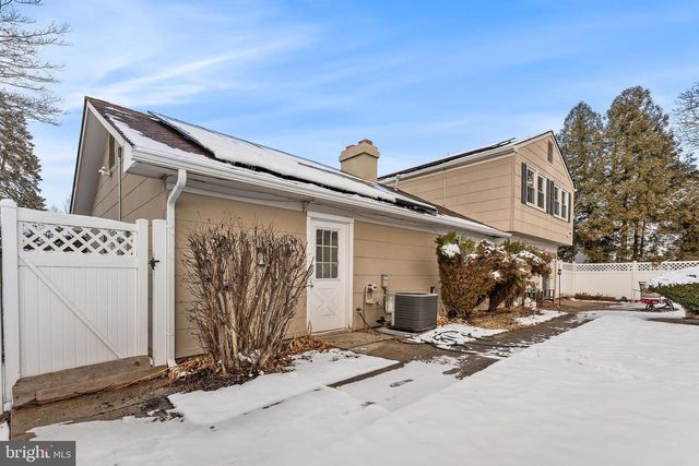 11 TEMPEST LN, Willingboro, NJ 08046