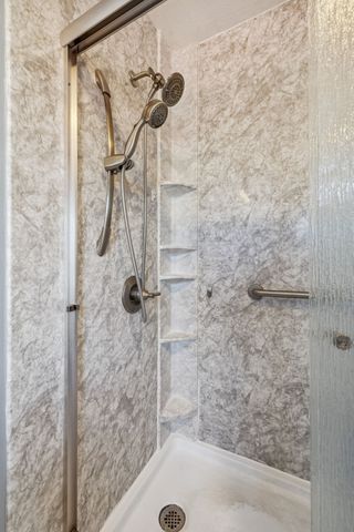 485 Lower Roans Creek Rd, Linden, TN 37096