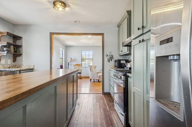 485 Lower Roans Creek Rd, Linden, TN 37096