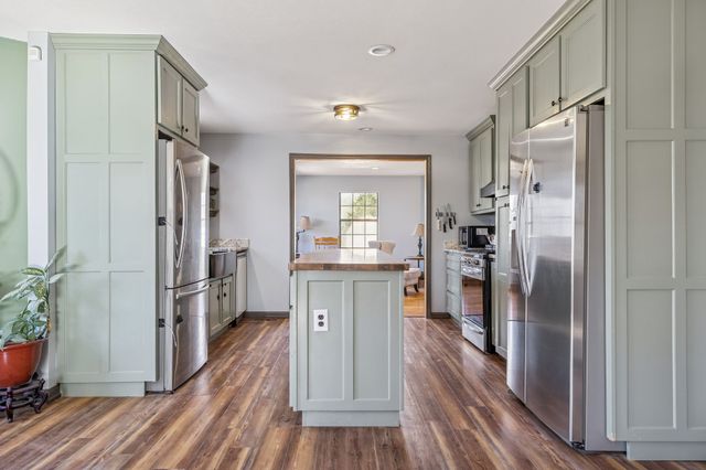 485 Lower Roans Creek Rd, Linden, TN 37096