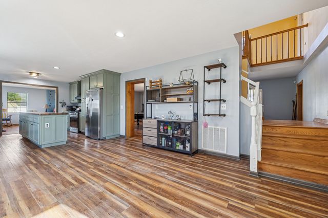 485 Lower Roans Creek Rd, Linden, TN 37096