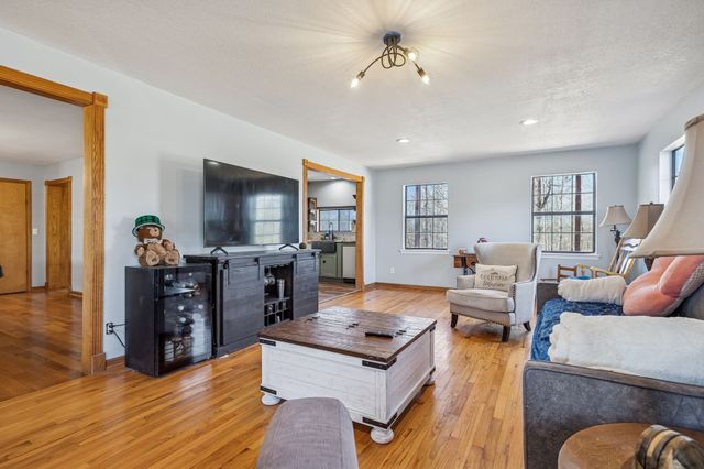 485 Lower Roans Creek Rd, Linden, TN 37096