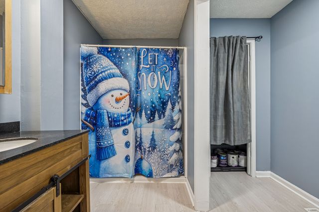 485 Lower Roans Creek Rd, Linden, TN 37096