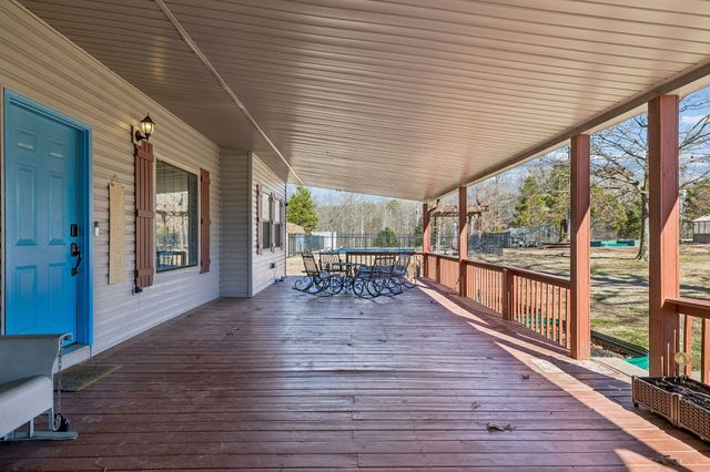 485 Lower Roans Creek Rd, Linden, TN 37096