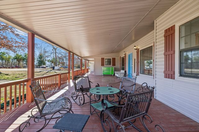 485 Lower Roans Creek Rd, Linden, TN 37096