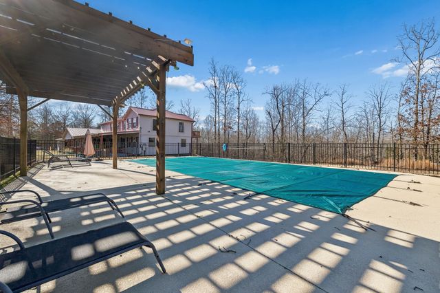 485 Lower Roans Creek Rd, Linden, TN 37096