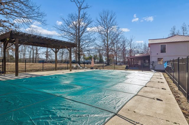 485 Lower Roans Creek Rd, Linden, TN 37096