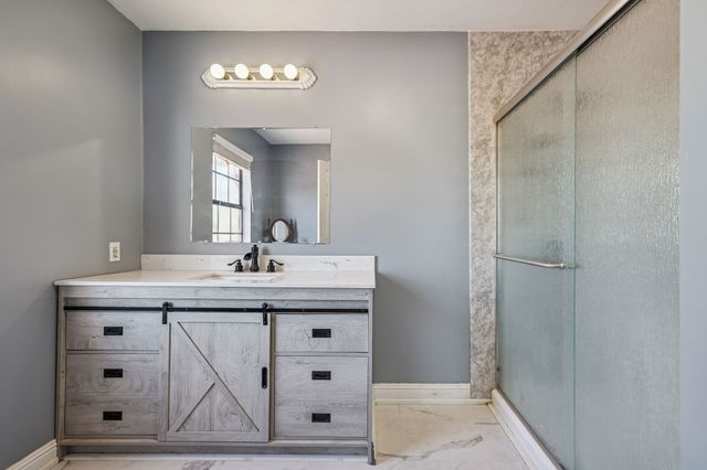 485 Lower Roans Creek Rd, Linden, TN 37096