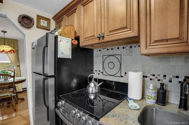 103 Wauwepex Trail, Ridge, NY 11961