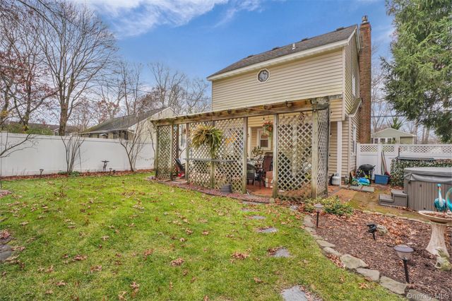 103 Wauwepex Trail, Ridge, NY 11961