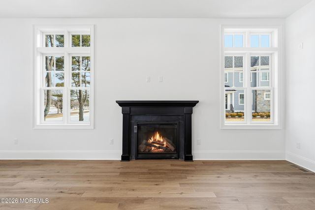 124 Eagle Way, Eatontown, NJ 07724