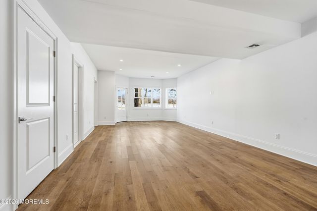 124 Eagle Way, Eatontown, NJ 07724