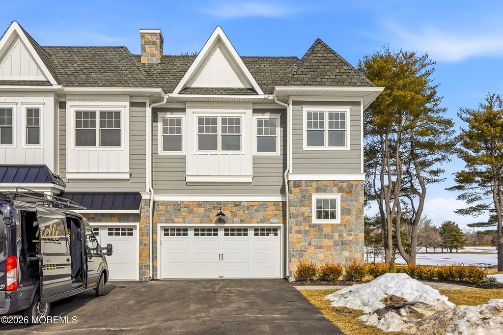 124 Eagle Way, Eatontown, NJ 07724