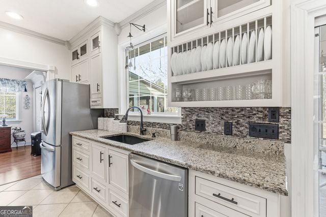 114 Shady Cove, Byron, GA 31008