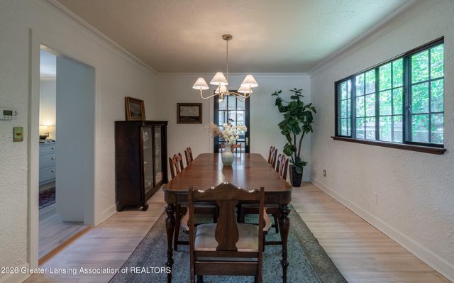 1041 W Grand River Avenue, East Lansing, MI 48823