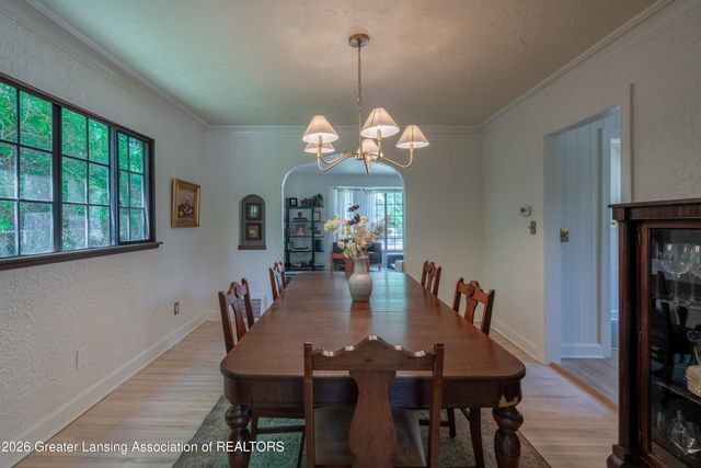 1041 W Grand River Avenue, East Lansing, MI 48823