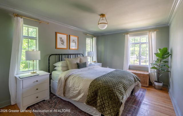 1041 W Grand River Avenue, East Lansing, MI 48823