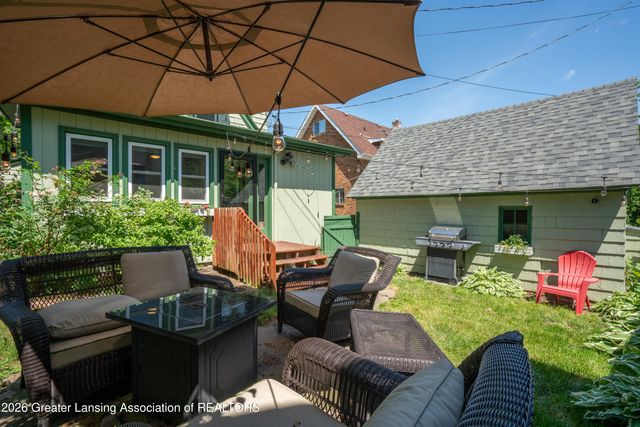 1041 W Grand River Avenue, East Lansing, MI 48823