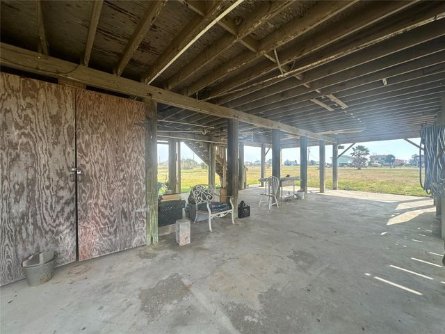 908 20th Street, Port Bolivar, TX 77650