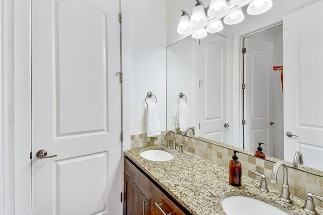 1006 Lipan TRL, Austin, TX 78733