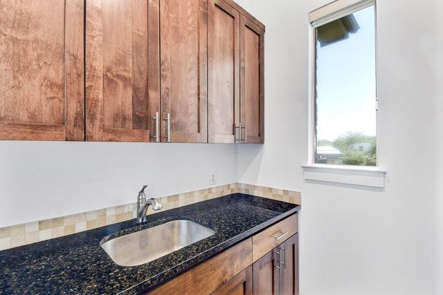 1006 Lipan TRL, Austin, TX 78733