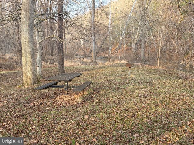 292 BIG PARK RD, Hedgesville, WV 25427