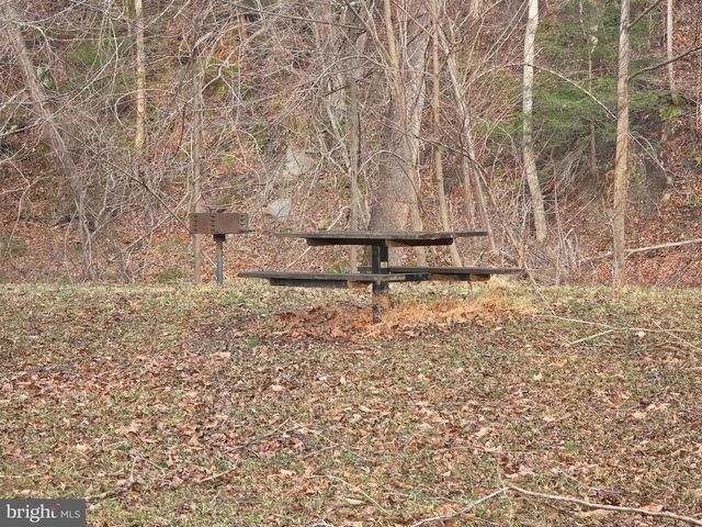 292 BIG PARK RD, Hedgesville, WV 25427