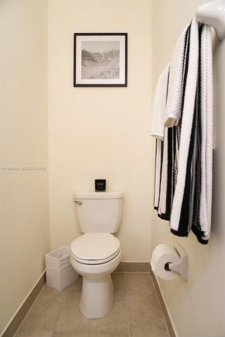 3280 W 92nd Pl, Hialeah, FL 33018