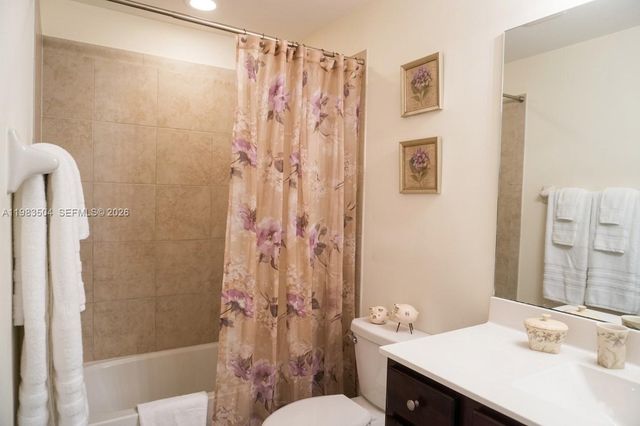 3280 W 92nd Pl, Hialeah, FL 33018