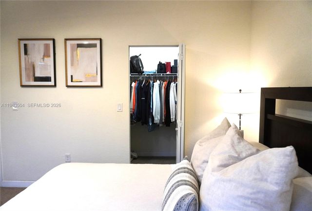 3280 W 92nd Pl, Hialeah, FL 33018