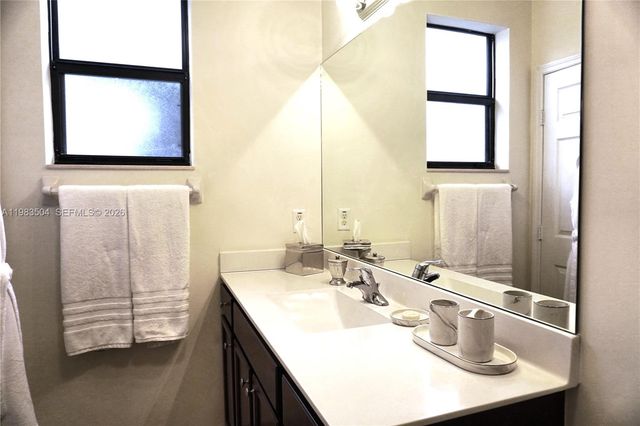 3280 W 92nd Pl, Hialeah, FL 33018