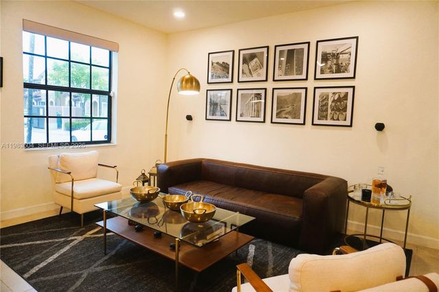 3280 W 92nd Pl, Hialeah, FL 33018